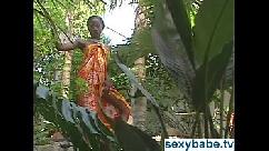 Stunning ebony pornstar india gets naked